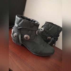RUE 21 Etc Black Western Style Ankle Boots with Silver Details Size L (8/9)